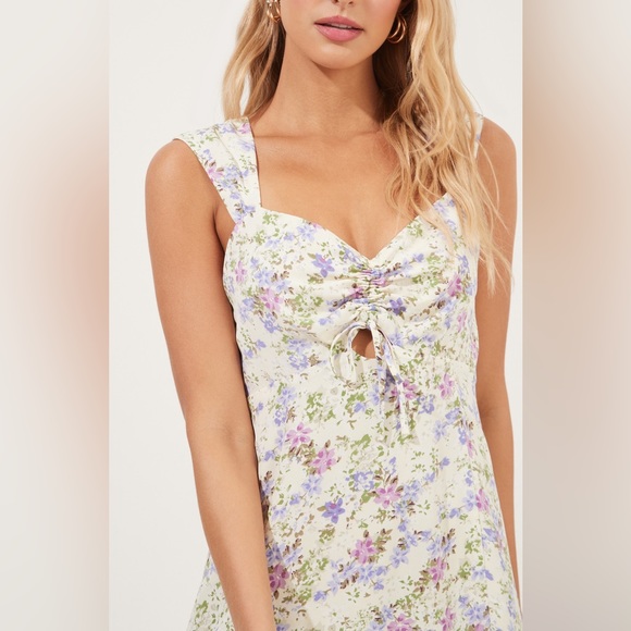 NEW ASTR the label cinched bust floral print dress size small - Picture 2 of 6